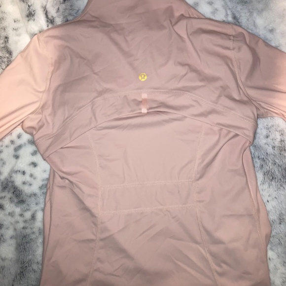 Size 8 Lululemon jacket - Picture 2 of 3